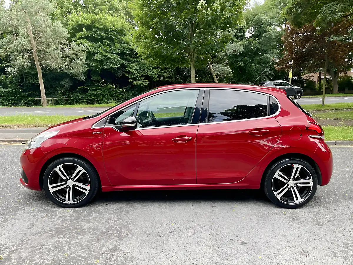 Used 2016 Peugeot 208 GT Line Red - Interior and Exterior details 7