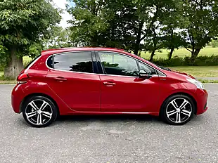 Used 2016 Peugeot 208 GT Line Red - Interior and Exterior details 9