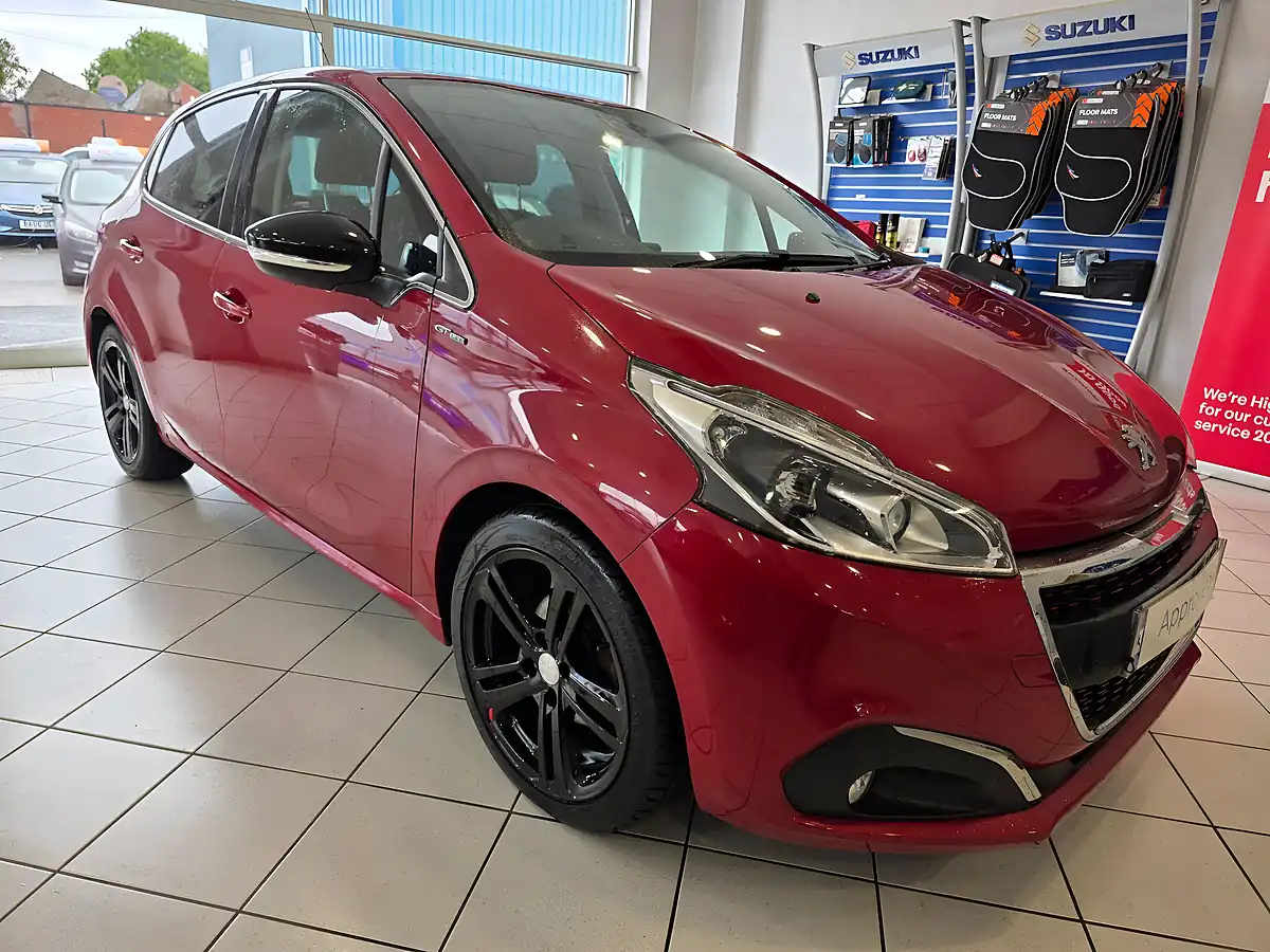 Used 2016 Peugeot 208 GT Line Red - Front View