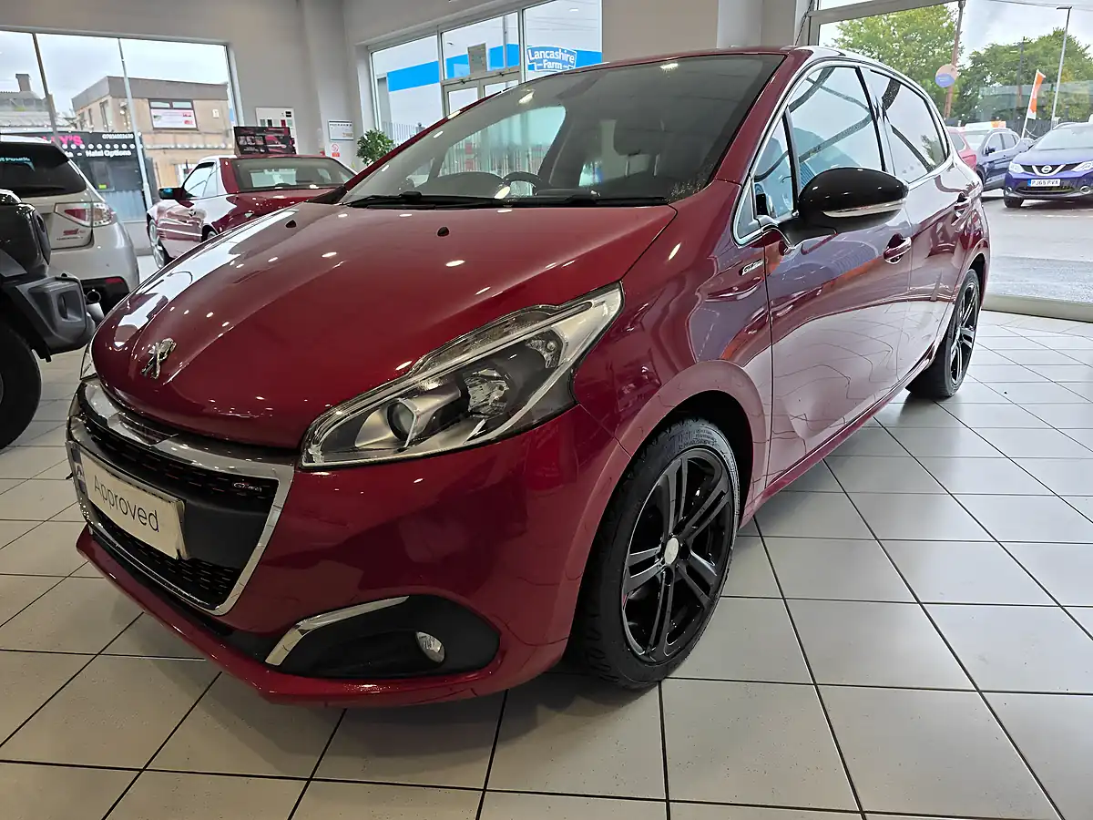Used 2016 Peugeot 208 GT Line Red - Interior and Exterior details 7
