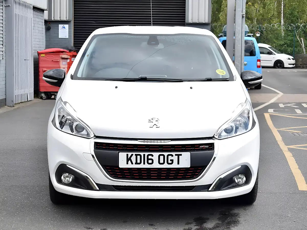 Used 2016 Peugeot 208 GT Line White - Interior and Exterior details 15