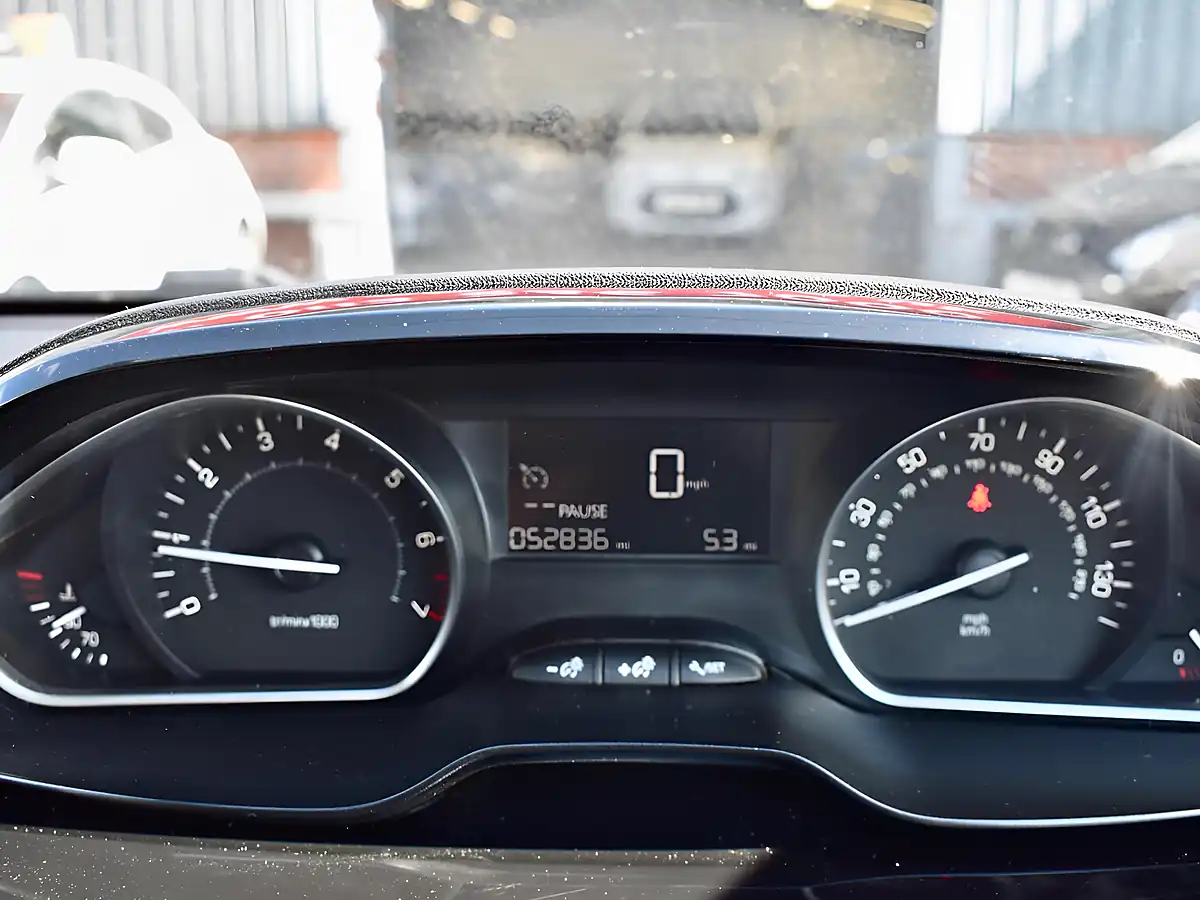 Used 2016 Peugeot 208 GT Line White - Interior and Exterior details 16