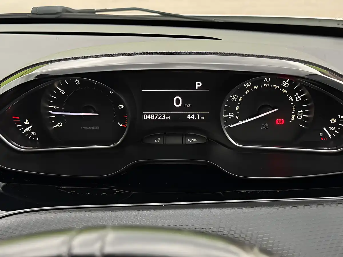 Used 2016 Peugeot 208 GT Line White - Interior and Exterior details 17