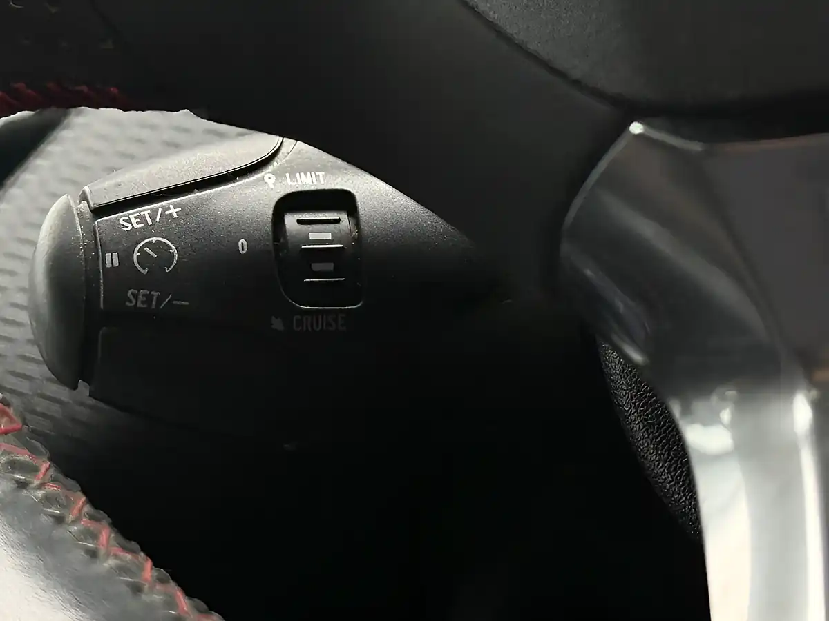 Used 2016 Peugeot 208 GT Line White - Interior and Exterior details 19