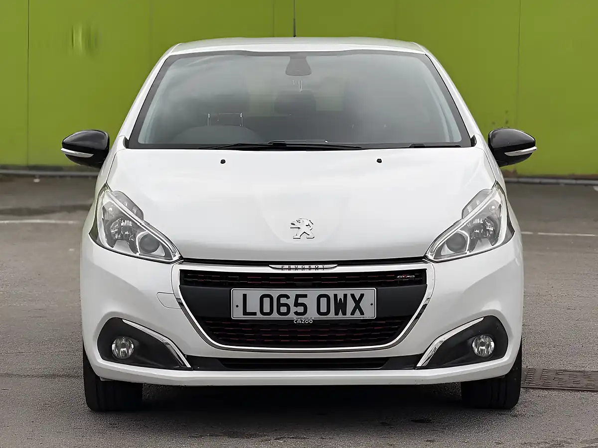 Used 2016 Peugeot 208 GT Line White - Interior and Exterior details 5