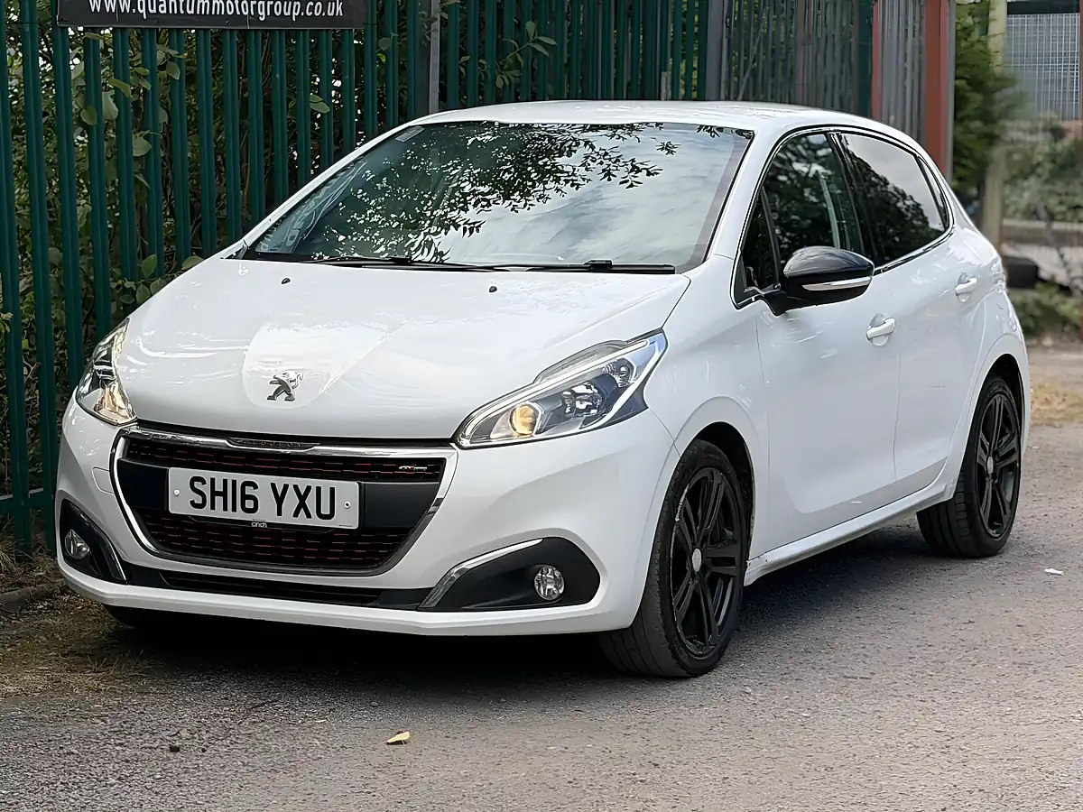 Used 2016 Peugeot 208 GT Line White - Interior and Exterior details 12