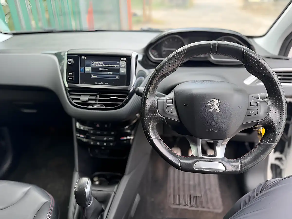 Used 2016 Peugeot 208 GT Line White - Interior and Exterior details 13