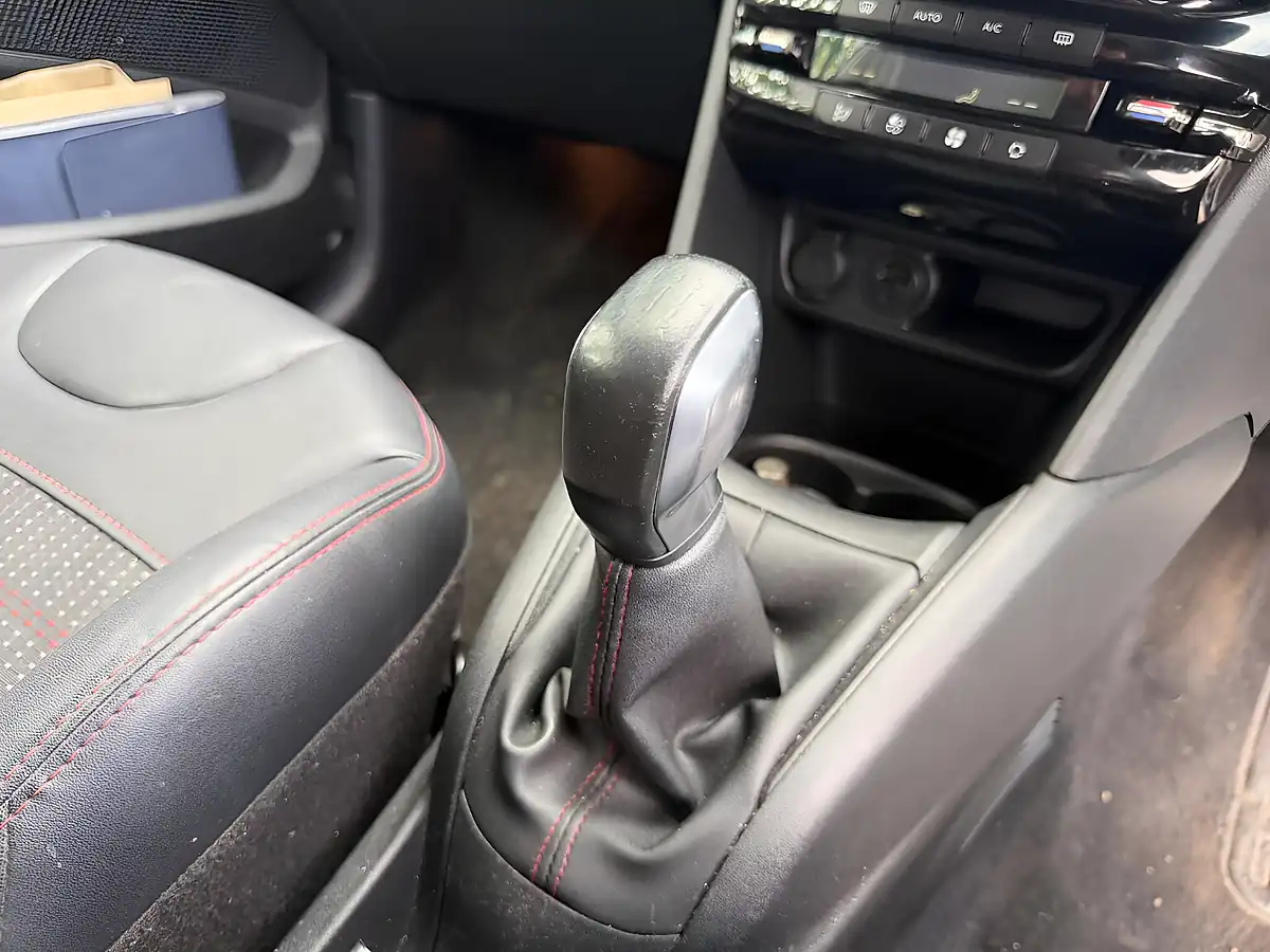 Used 2016 Peugeot 208 GT Line White - Interior and Exterior details 17