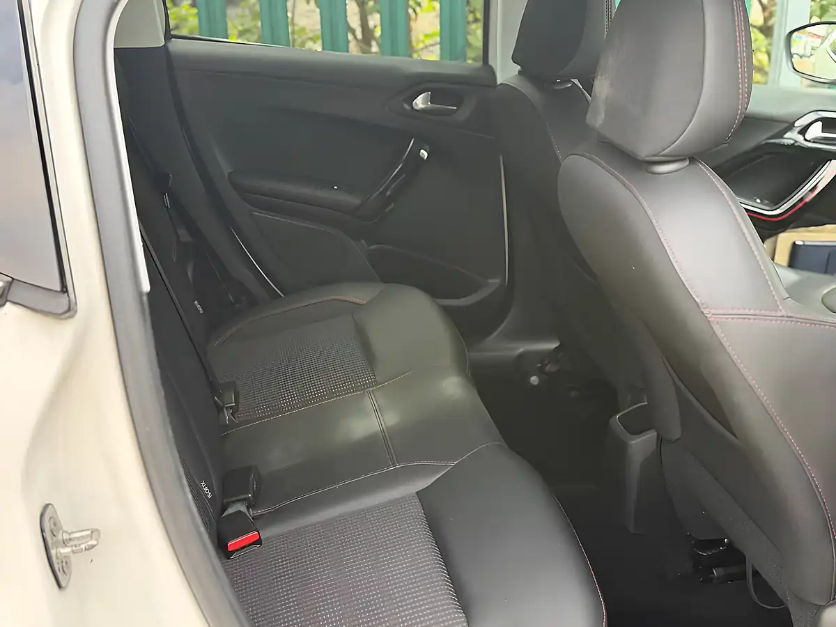 Used 2016 Peugeot 208 GT Line White - Interior and Exterior details 18