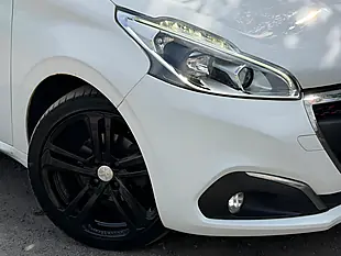 Used 2016 Peugeot 208 GT Line White - Interior and Exterior details 4