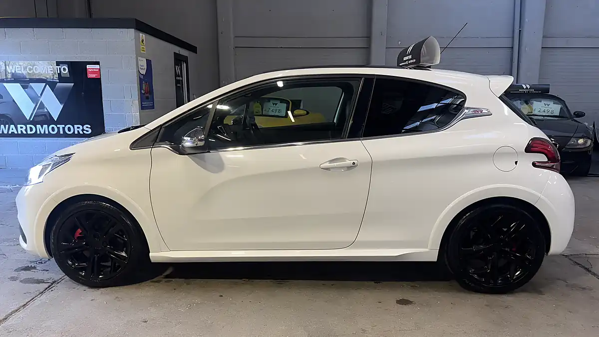 Used 2016 Peugeot 208 GTI Prestige White - Interior and Exterior details 2