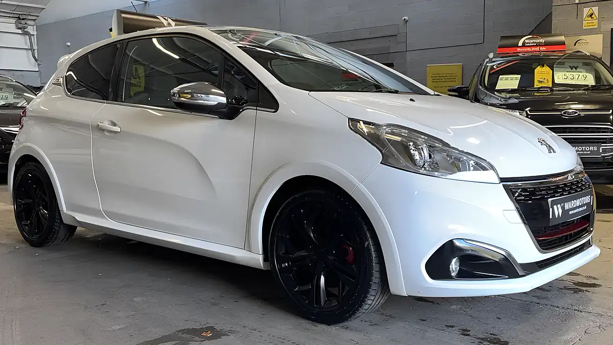 Used 2016 Peugeot 208 GTI Prestige White - Interior and Exterior details 4