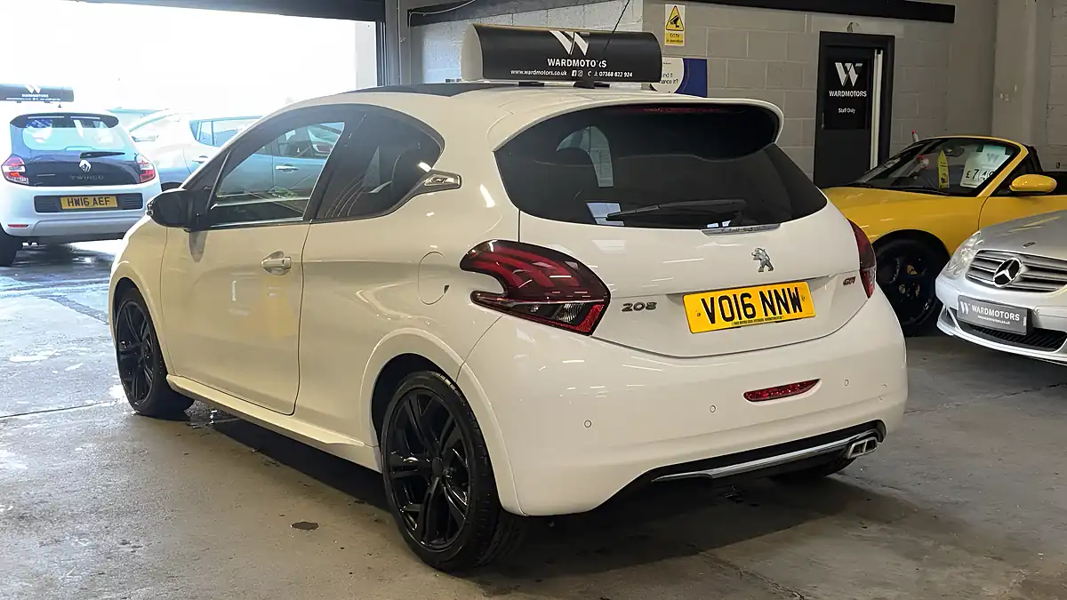 Used 2016 Peugeot 208 GTI Prestige White - Interior and Exterior details 7