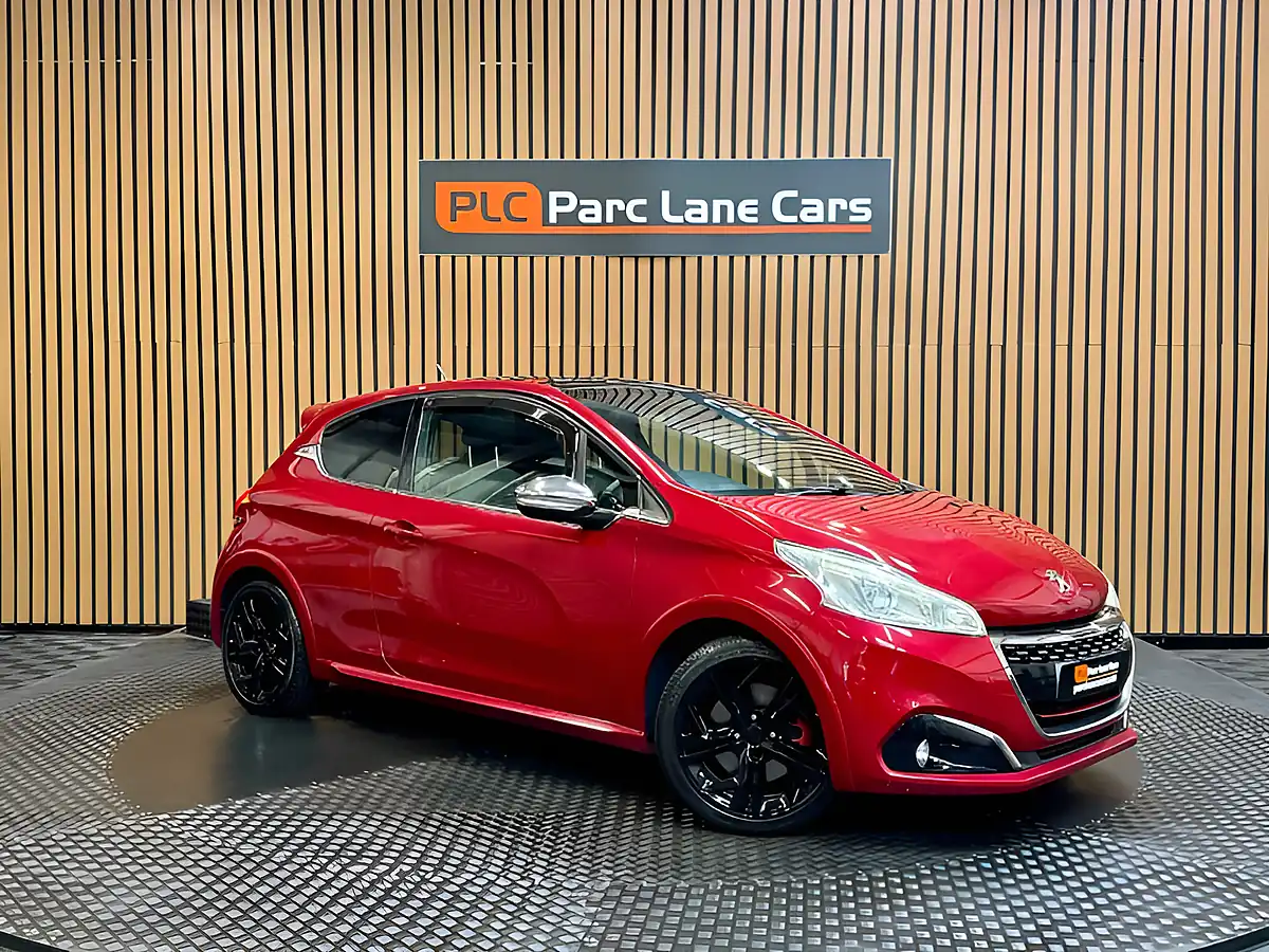 Used 2016 Peugeot 208 Prestige Red - Front View