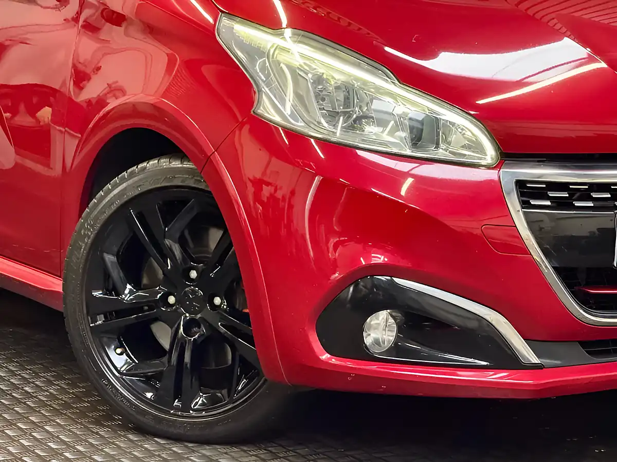 Used 2016 Peugeot 208 Prestige Red - Interior and Exterior details 10