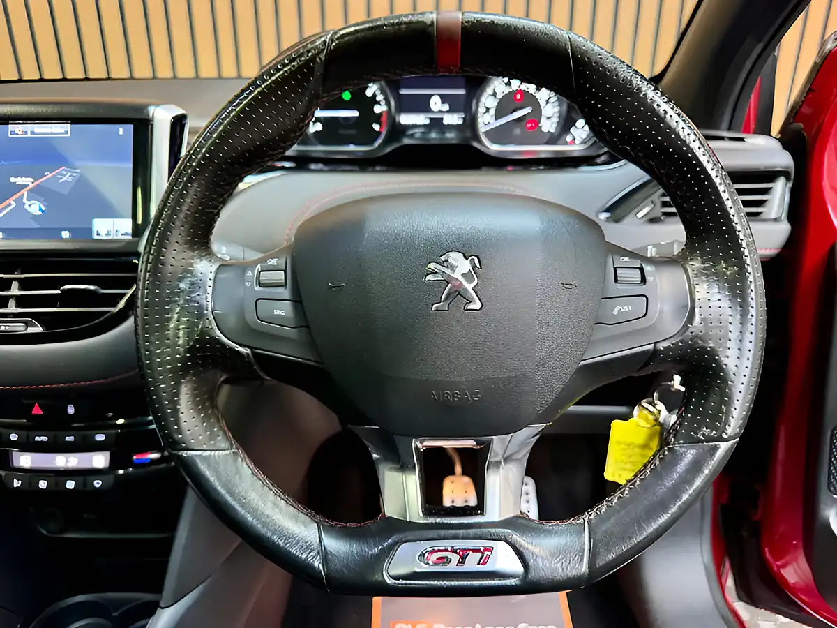 Used 2016 Peugeot 208 Prestige Red - Interior and Exterior details 12
