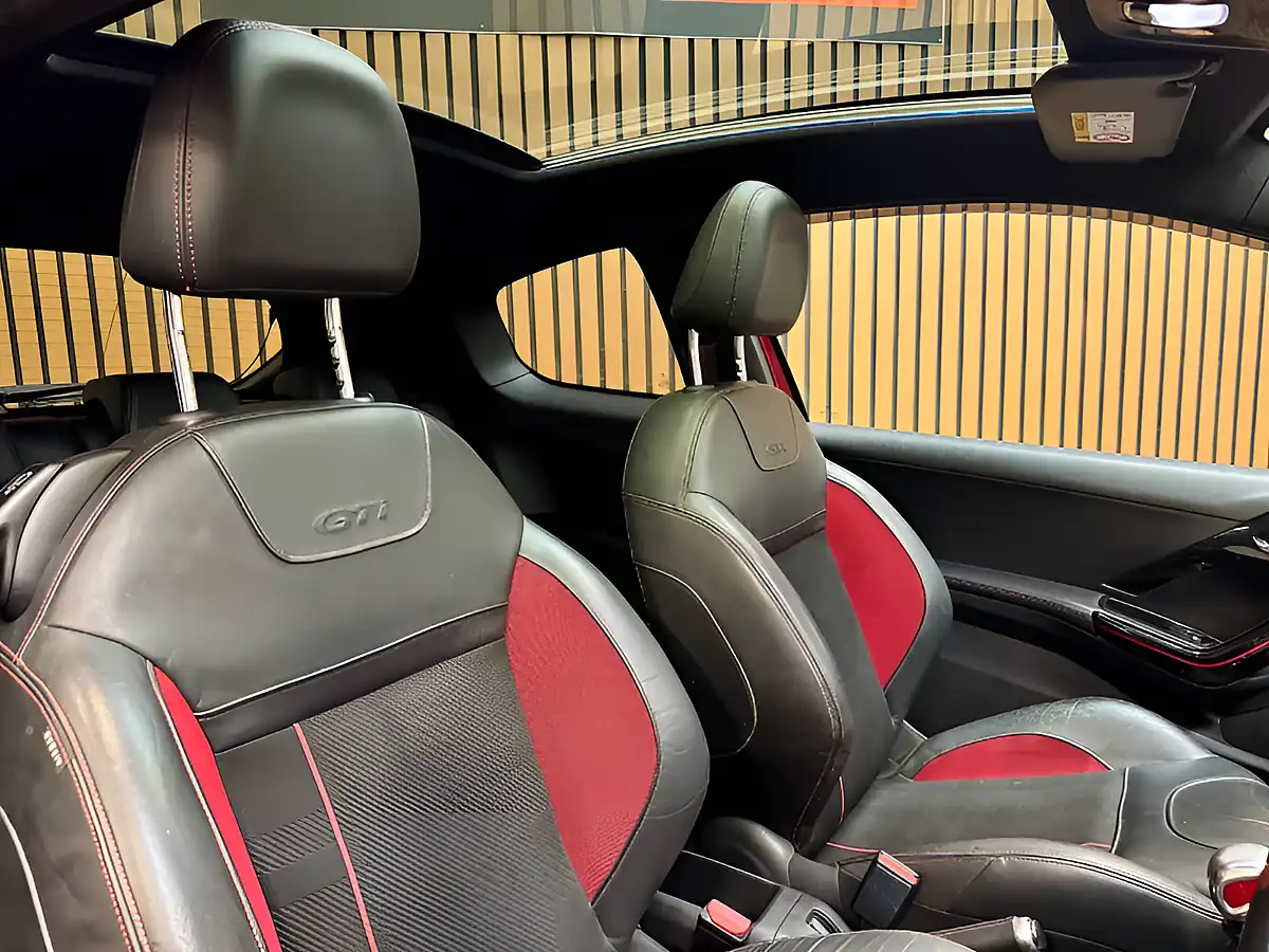 Used 2016 Peugeot 208 Prestige Red - Interior and Exterior details 15