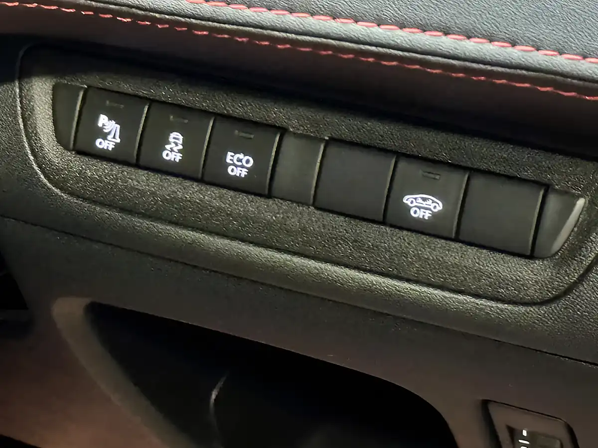 Used 2016 Peugeot 208 Prestige Red - Interior and Exterior details 19