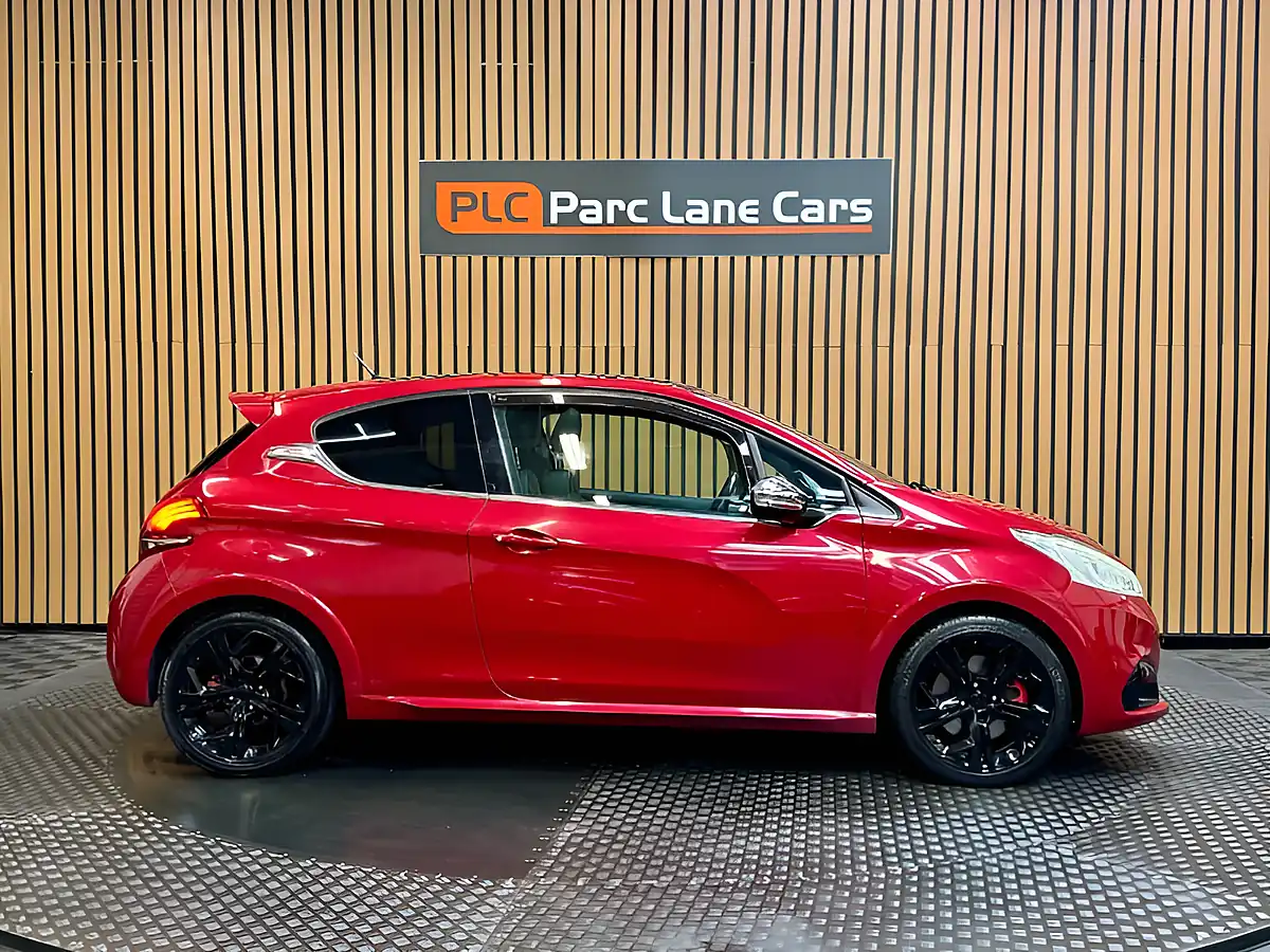 Used 2016 Peugeot 208 Prestige Red - Interior and Exterior details 2