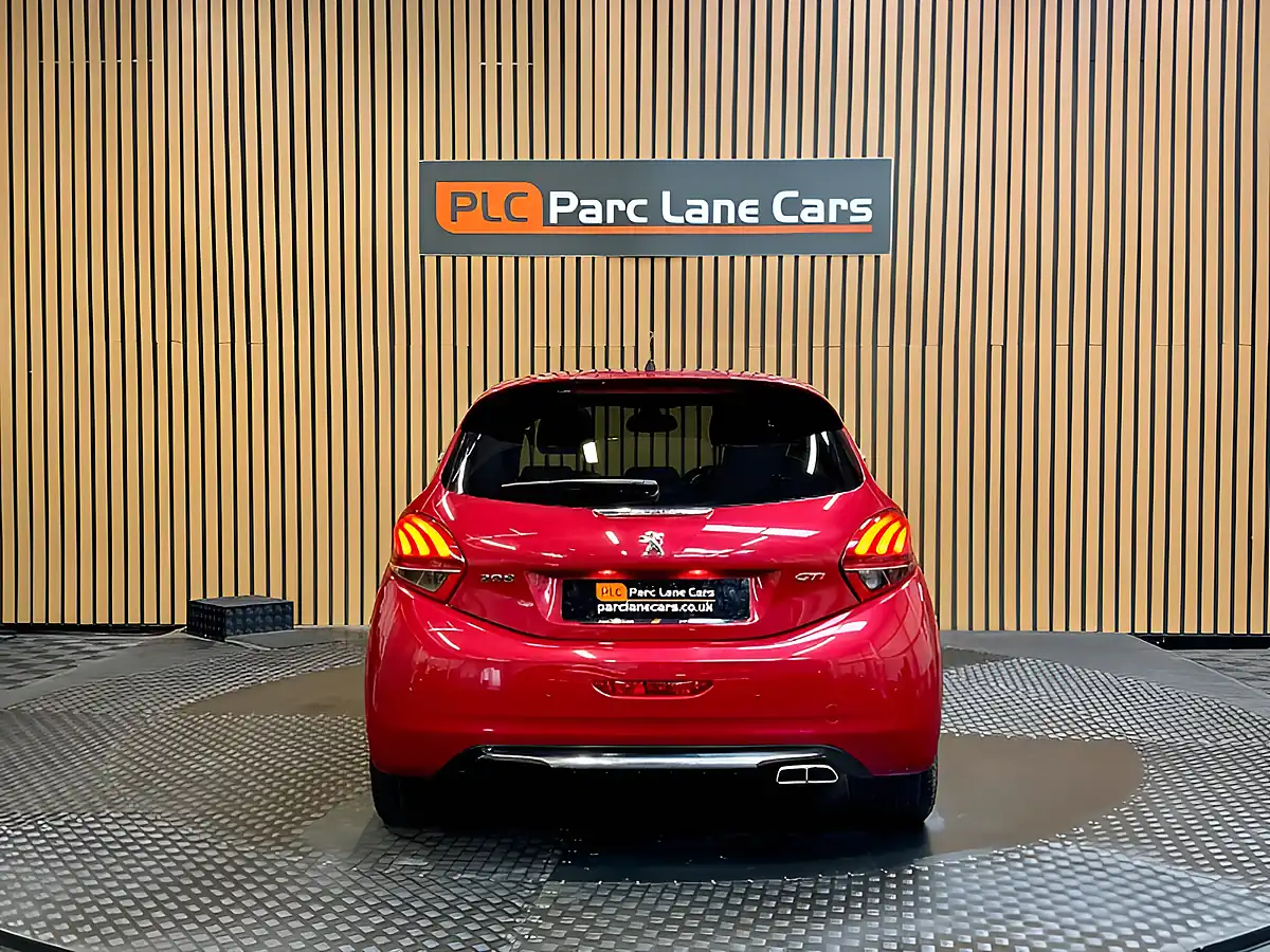 Used 2016 Peugeot 208 Prestige Red - Interior and Exterior details 4