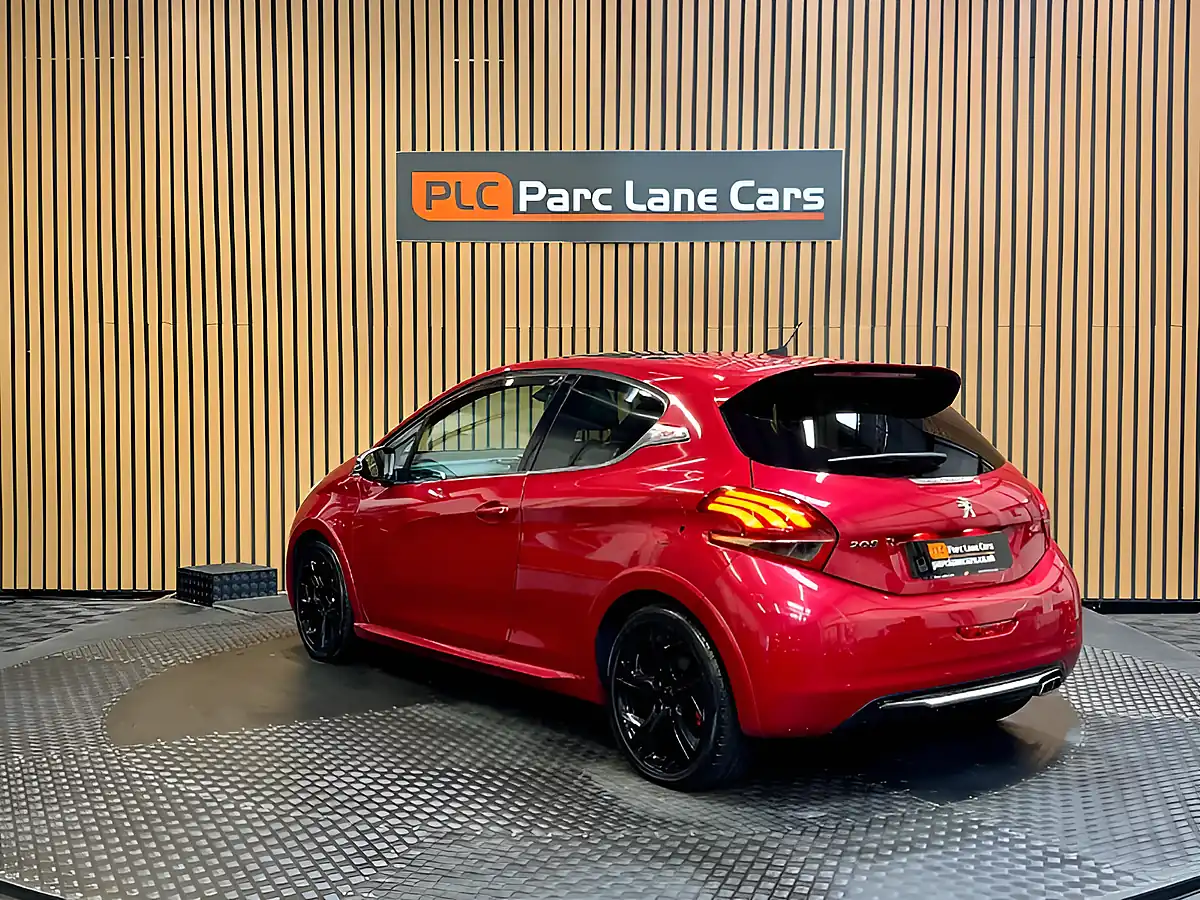 Used 2016 Peugeot 208 Prestige Red - Interior and Exterior details 5