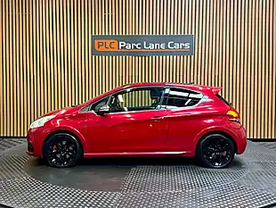 Used 2016 Peugeot 208 Prestige Red - Interior and Exterior details 6