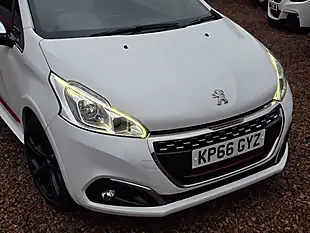 Used 2016 Peugeot 208 Prestige White - Interior and Exterior details 2