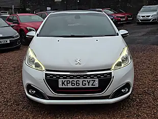 Used 2016 Peugeot 208 Prestige White - Interior and Exterior details 3