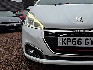 Used 2016 Peugeot 208 Prestige White - Interior and Exterior details 4