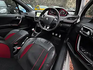 Used 2016 Peugeot 208 Prestige White - Interior and Exterior details 7