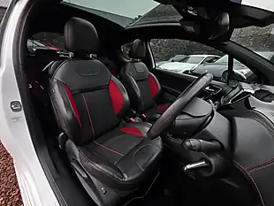 Used 2016 Peugeot 208 Prestige White - Interior and Exterior details 8