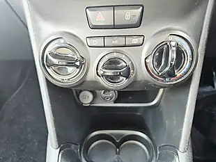 Used 2016 Peugeot 208 Xs Orange - Interior and Exterior details 12