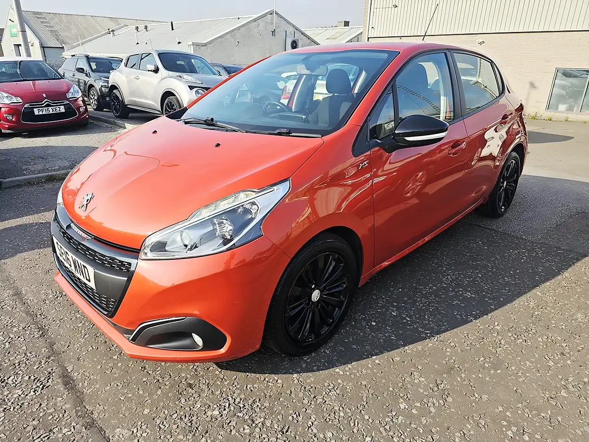 Used 2016 Peugeot 208 Xs Orange - Interior and Exterior details 2