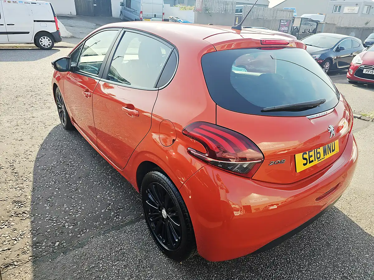 Used 2016 Peugeot 208 Xs Orange - Interior and Exterior details 3