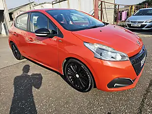 Used 2016 Peugeot 208 Xs Orange - Interior and Exterior details 6