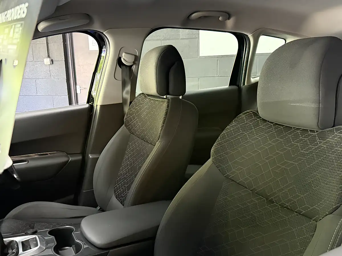 Used 2016 Peugeot 3008 Active Black - Interior and Exterior details 15
