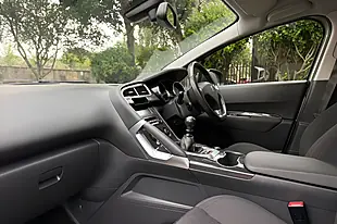 Used 2016 Peugeot 3008 Active Grey - Interior and Exterior details 10