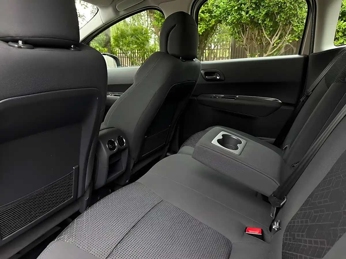 Used 2016 Peugeot 3008 Active Grey - Interior and Exterior details 11