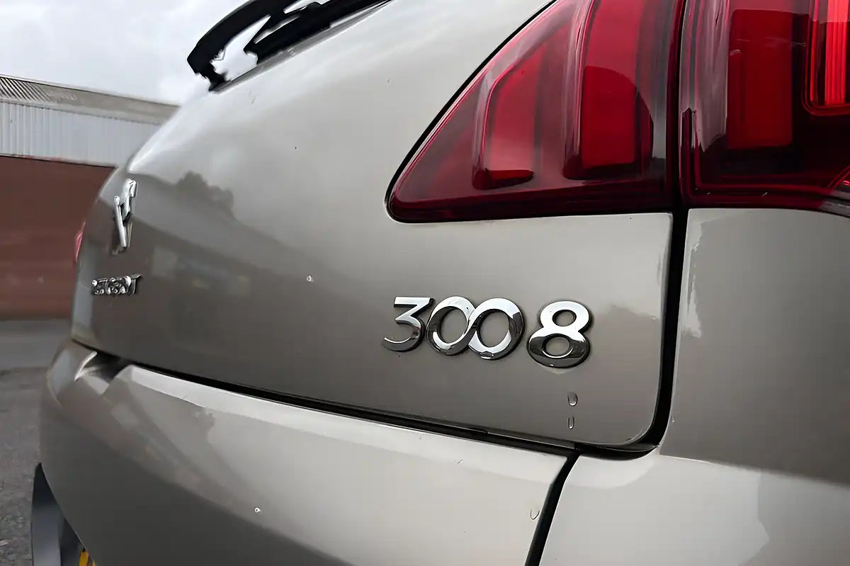 Used 2016 Peugeot 3008 Active Grey - Interior and Exterior details 19