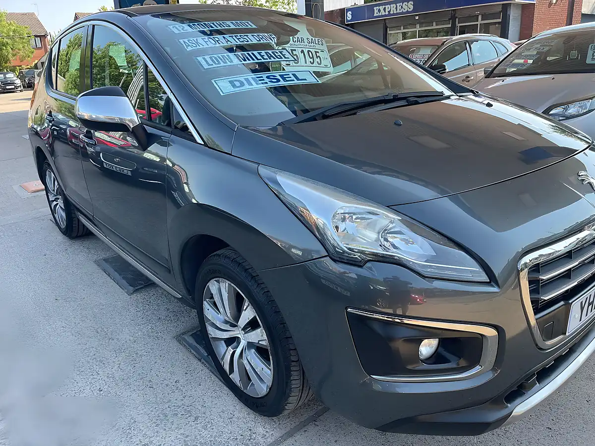 Used 2016 Peugeot 3008 Active Grey - Interior and Exterior details 15