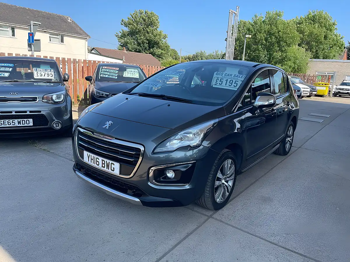 Used 2016 Peugeot 3008 Active Grey - Interior and Exterior details 4