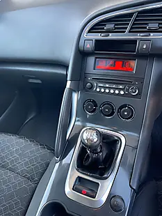 Used 2016 Peugeot 3008 Active Grey - Interior and Exterior details 7