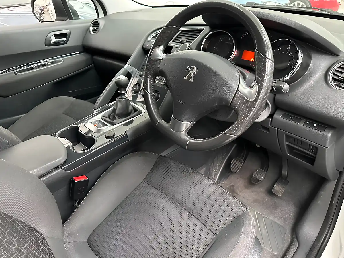 Used 2016 Peugeot 3008 Active White - Interior and Exterior details 3