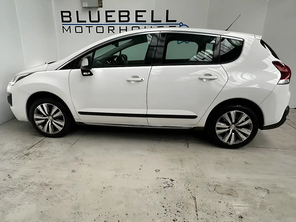 Used 2016 Peugeot 3008 Active White - Interior and Exterior details 8