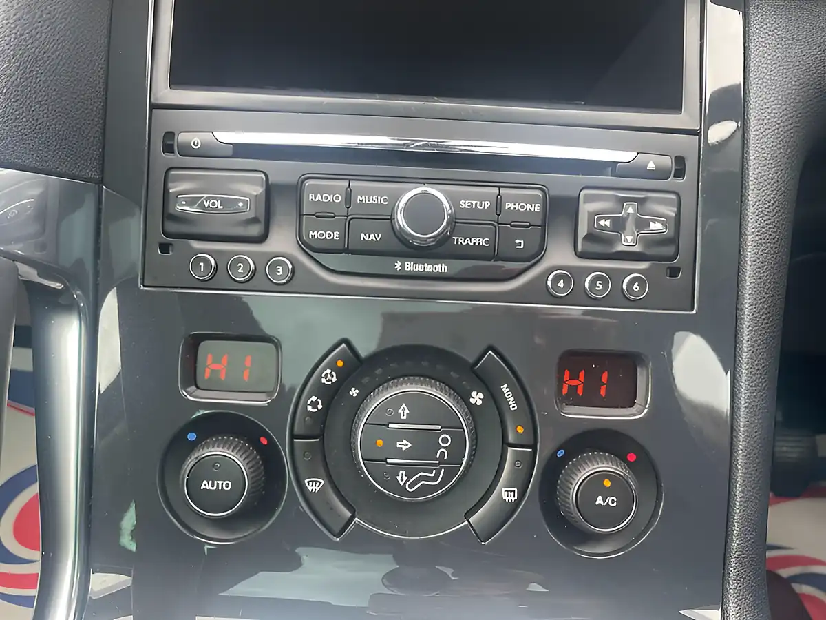 Used 2016 Peugeot 3008 Allure Black - Interior and Exterior details 15