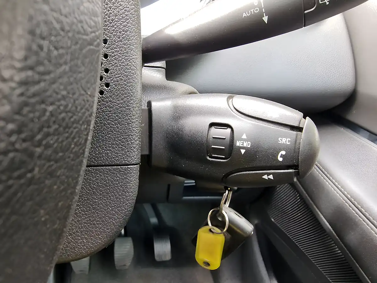 Used 2016 Peugeot 3008 Allure Black - Interior and Exterior details 11