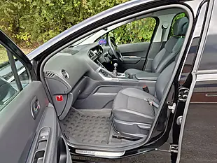 Used 2016 Peugeot 3008 Allure Black - Interior and Exterior details 15