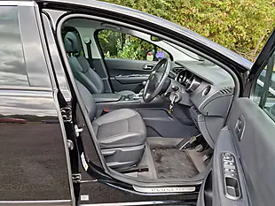Used 2016 Peugeot 3008 Allure Black - Interior and Exterior details 16