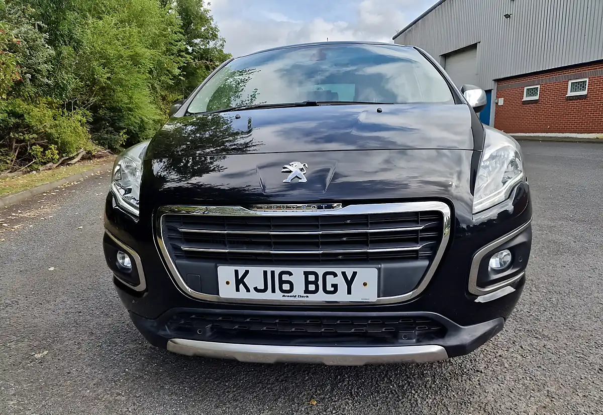 Used 2016 Peugeot 3008 Allure Black - Interior and Exterior details 8