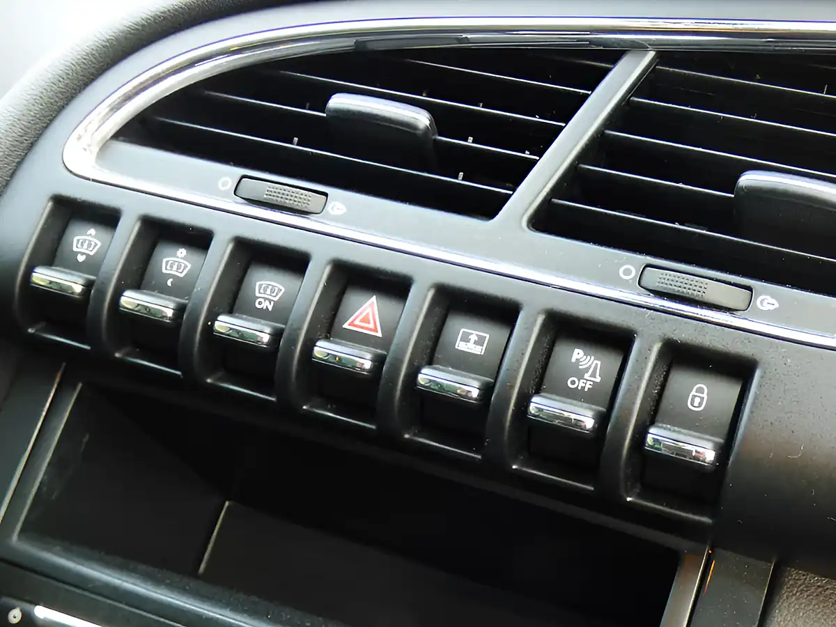 Used 2016 Peugeot 3008 Allure Etg Black - Interior and Exterior details 11